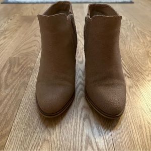 Kaanas Heeled Ankle Booties